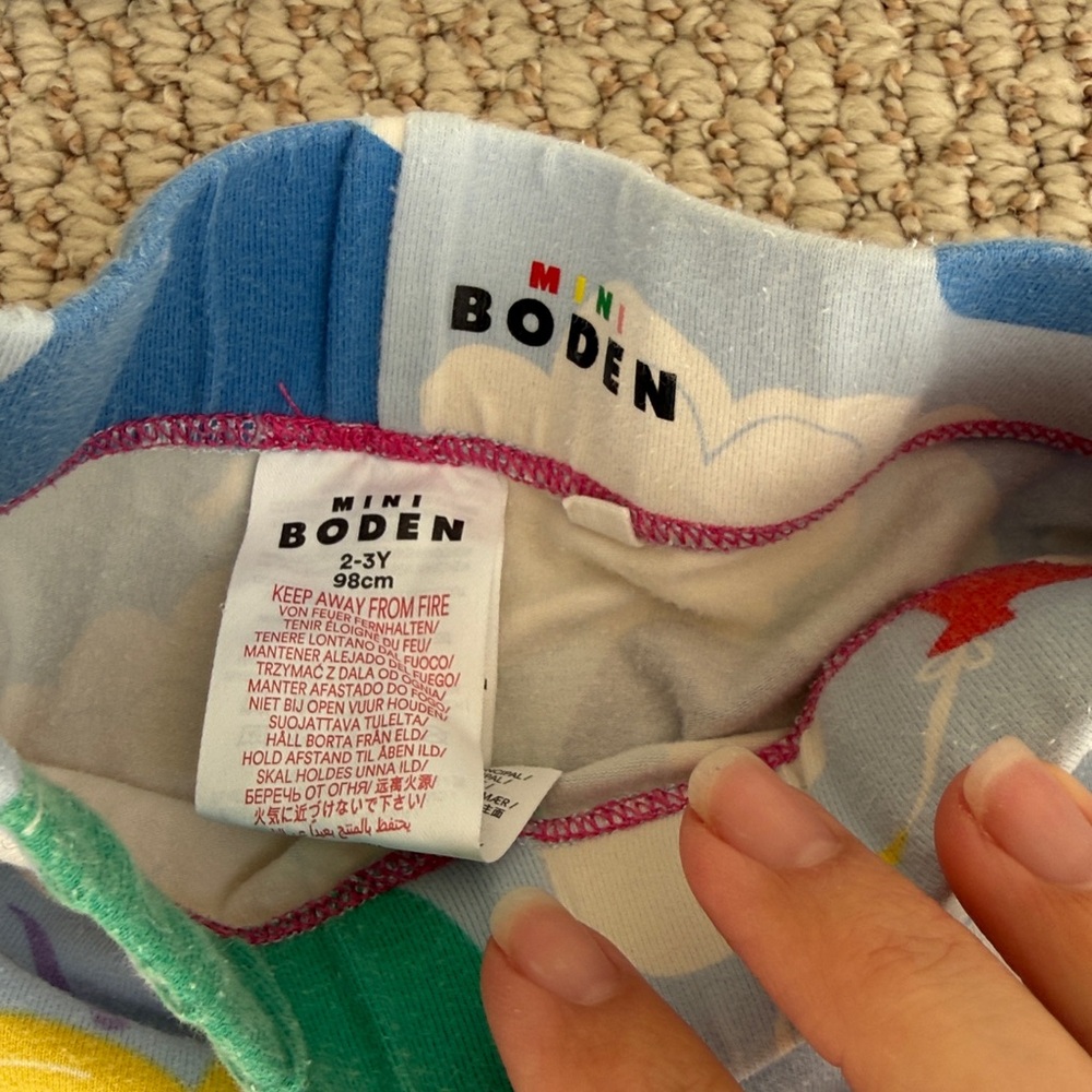 Mini Boden 4-piece Set! Two tops, Sweatshirt, and Leggings sz 2-3 years - Picture 8 of 13
